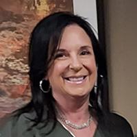 Lynda Homiak headshot