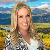 Katie Collard headshot