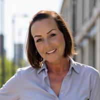 Jennifer Pollard headshot