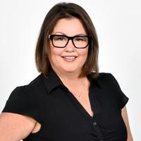 Rebecca Houston headshot
