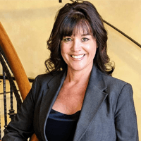 Wendi Cook headshot
